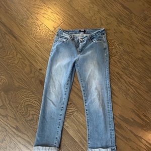 Kensie capri cuffed jeans